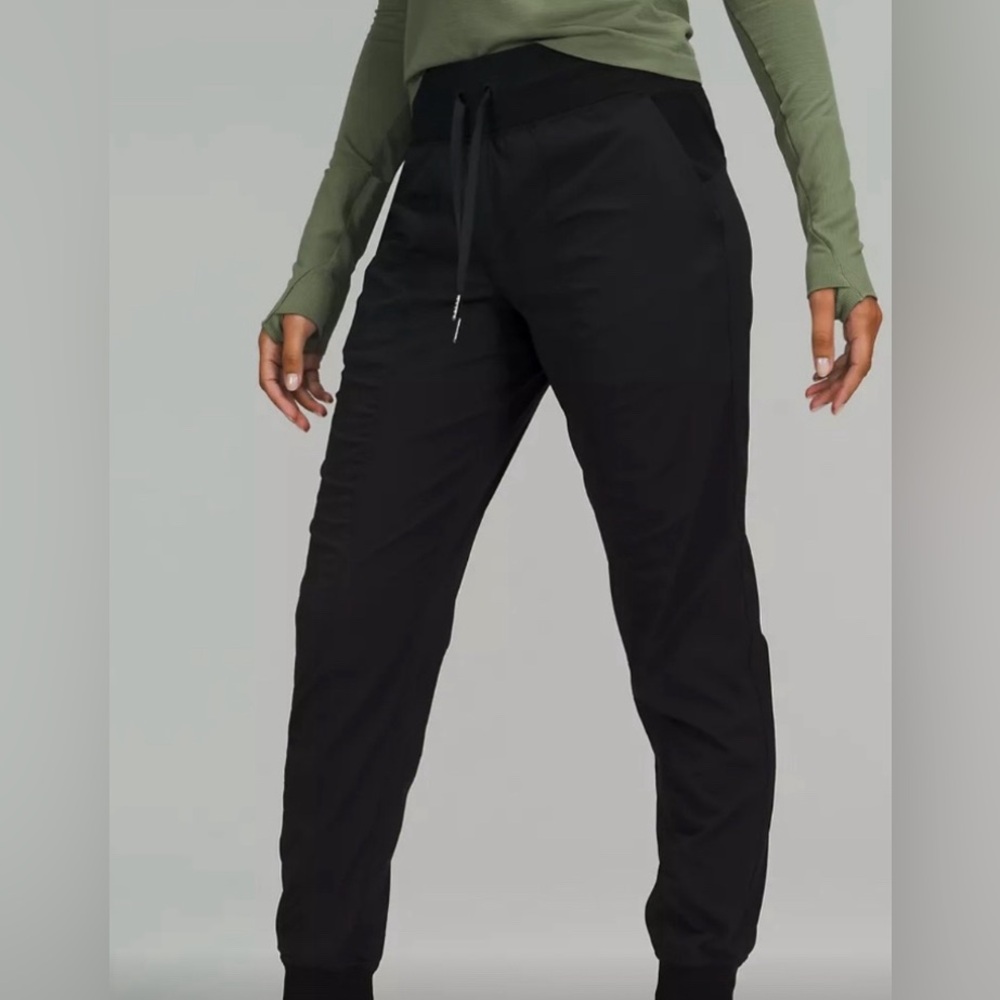 Lululemon Dance Studio Jogger Size 2 Black Pants